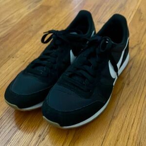 Nike Internationalist Black Shoes